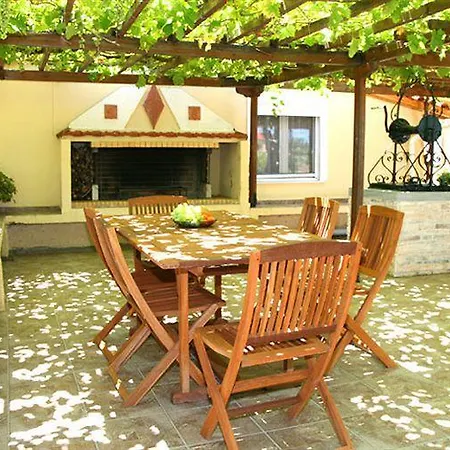 Apartament Carina Kounopetra