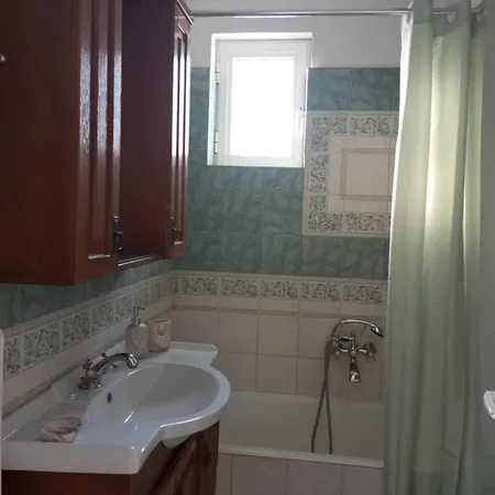 Carina Apartament *